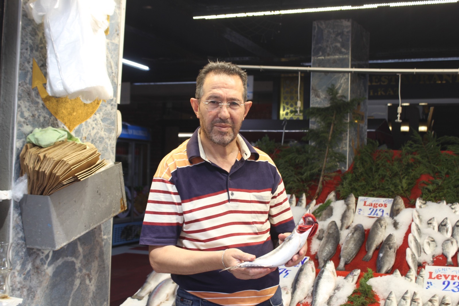 Balıkçı Tunç, “Balık çeşitliliğinden dolayı fiyatlar yarı fiyatına düştü”